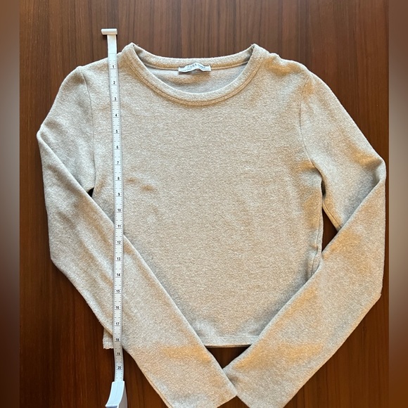 Women’s Zara cream long sleeved top size Medium EUC. - Picture 1 of 6